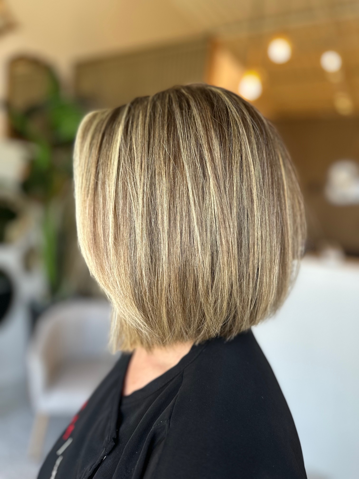 blonde lob